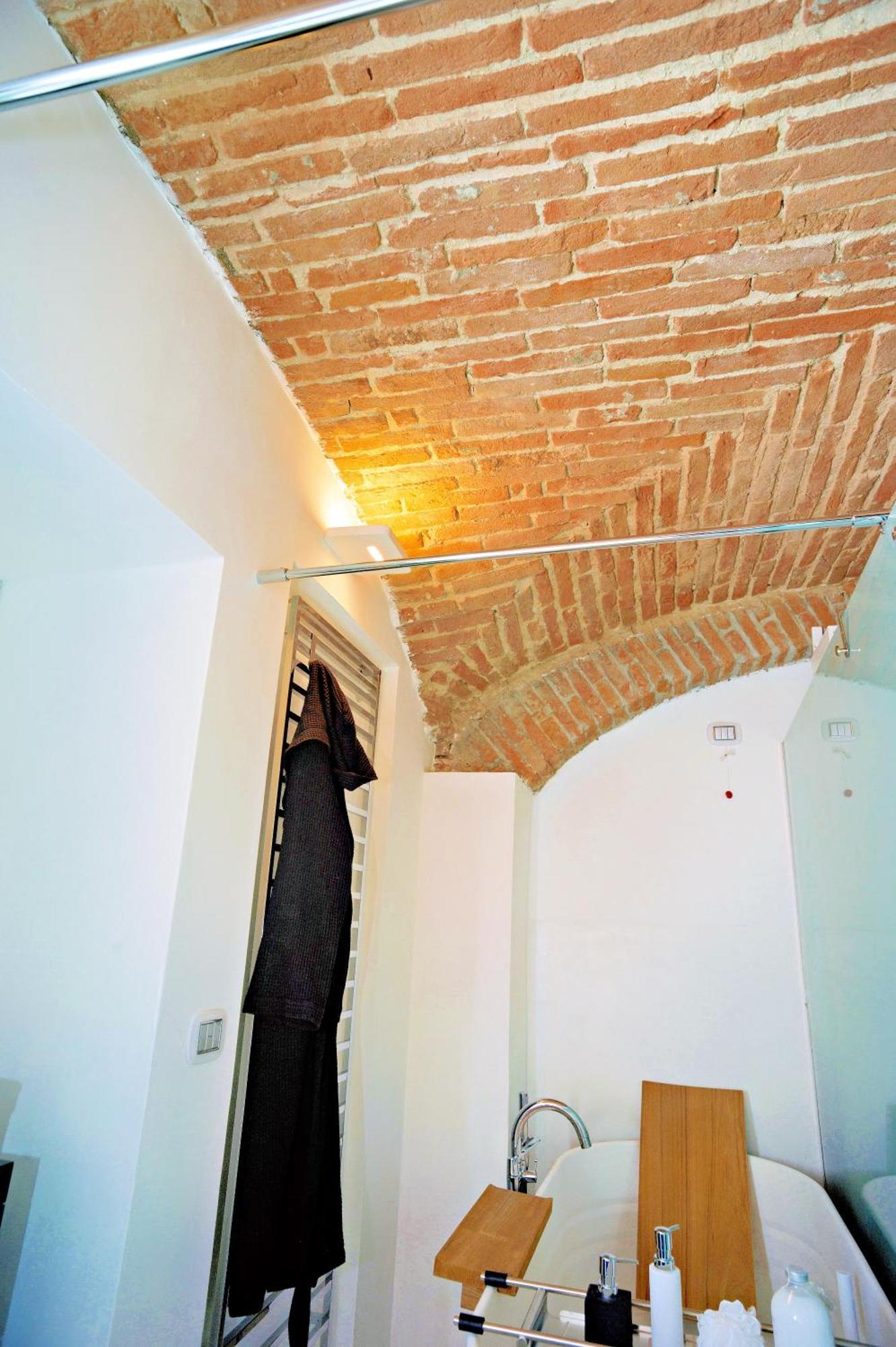 Elegant And Modern Loft In Medieval Bologna Exterior photo